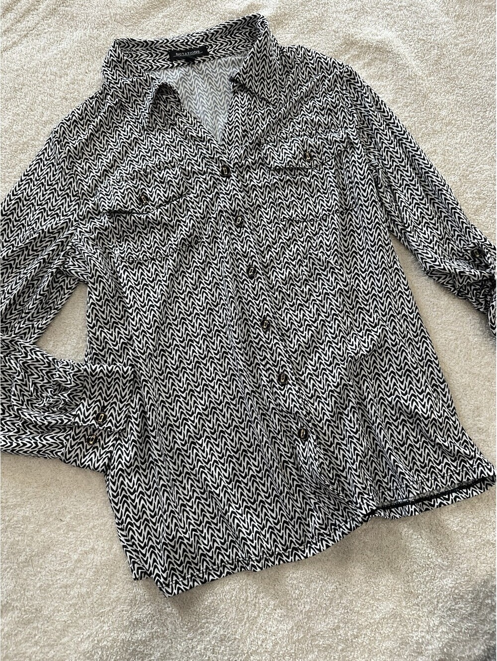 Notations Women’s Black & White Chevron Collared Button-Up Long Sleeve Blouse M